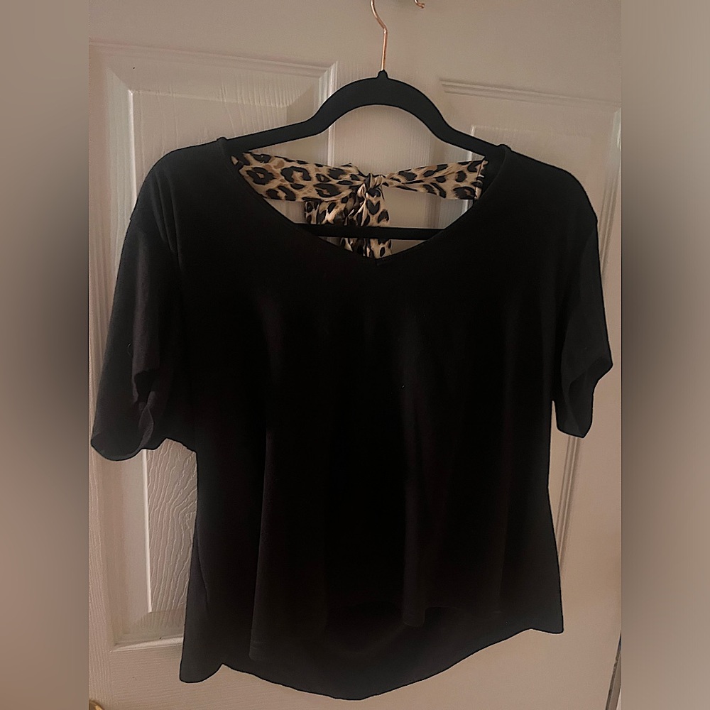 Black Shirt With Leopard Tie Back Detail 2X